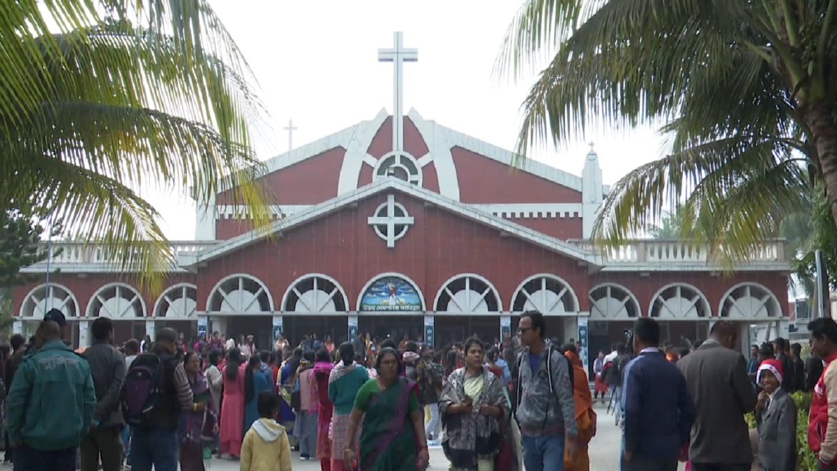 রাজশাহীর গির্জায় কুরআন শরীফ রেখে নিজেকে নবী দাবি, গ্রেফতার যুবক