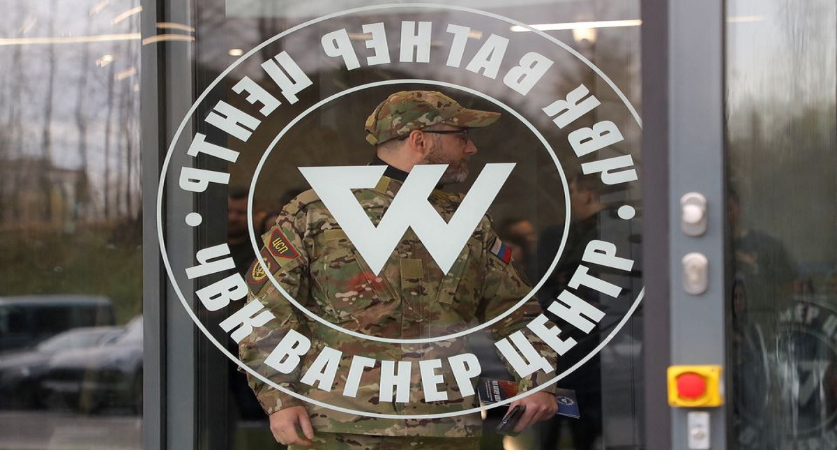 রাশিয়ার সেনা সরবরাহকারী প্রতিষ্ঠানের কার্যালয়ে হামলা চালালো ইউক্রেন