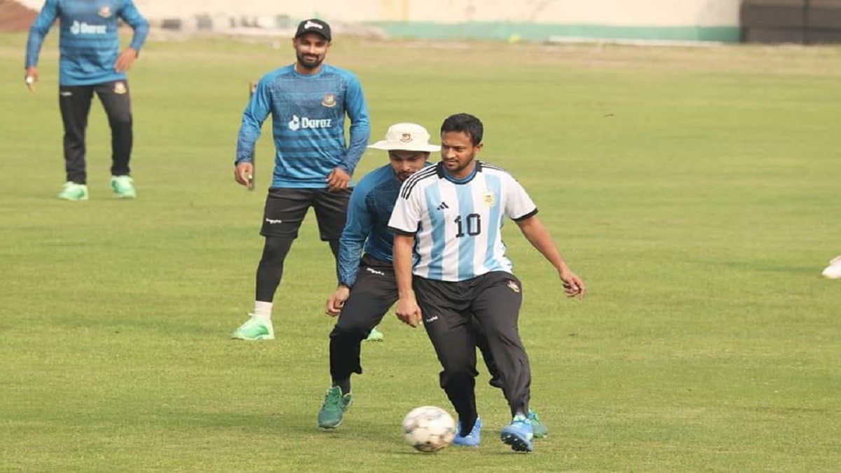 মেসির জার্সিতে মিরপুর মাতালেন সাকিব