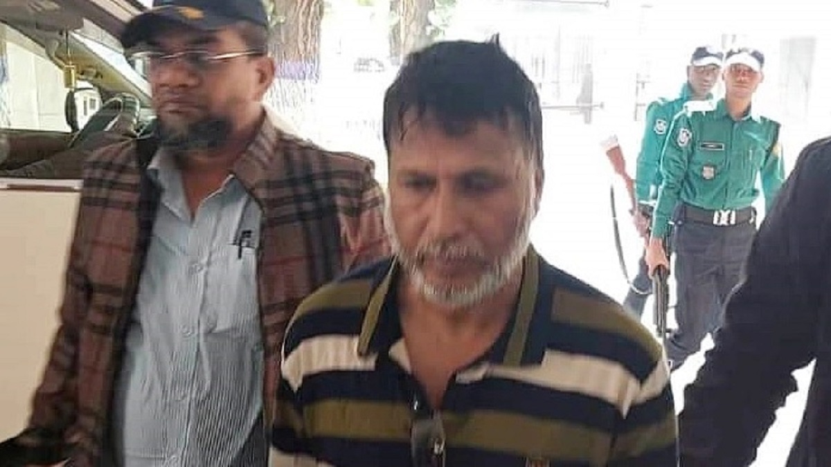 অর্থ আত্মসাতের অভিযোগে সলিমুল্লাহ মেডিকেলের ক্যাশিয়ার গ্রেফতার