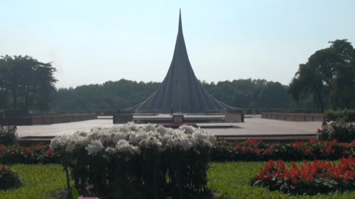 রাত পেরোলেই ৫১তম মহান বিজয় দিবস, প্রস্তুত স্মৃতিসৌধ