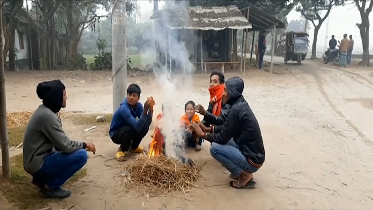 ঠাকুরগাঁওয়ে জেঁকে বসেছে শীত, ব্যাহত স্বাভাবিক জীবনযাত্রা