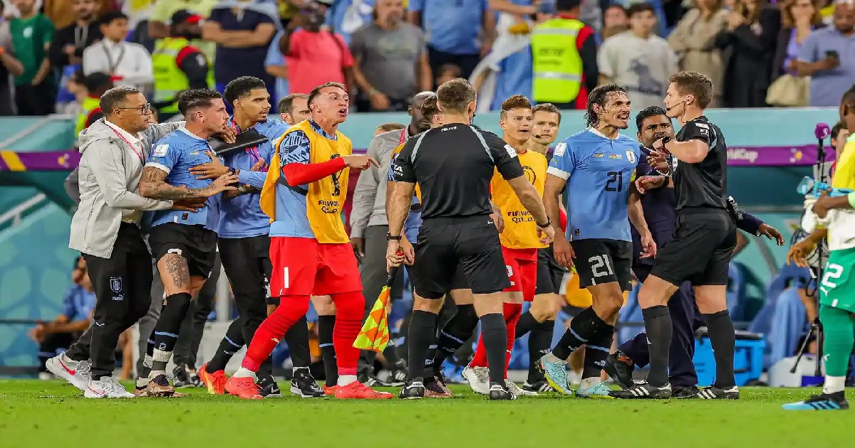 জিতেও ২০ বছর পর গ্রুপ পর্ব থেকে উরুগুয়ের বিদায়