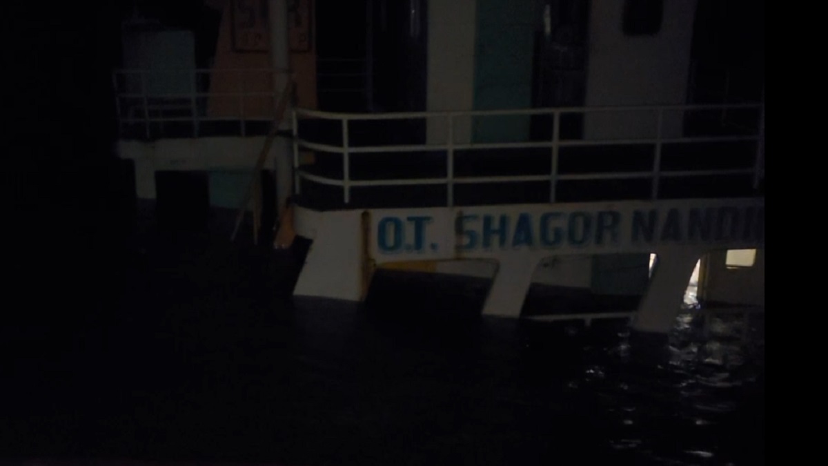 ভোলায় ডুবে গেলো তেলবাহী জাহাজ