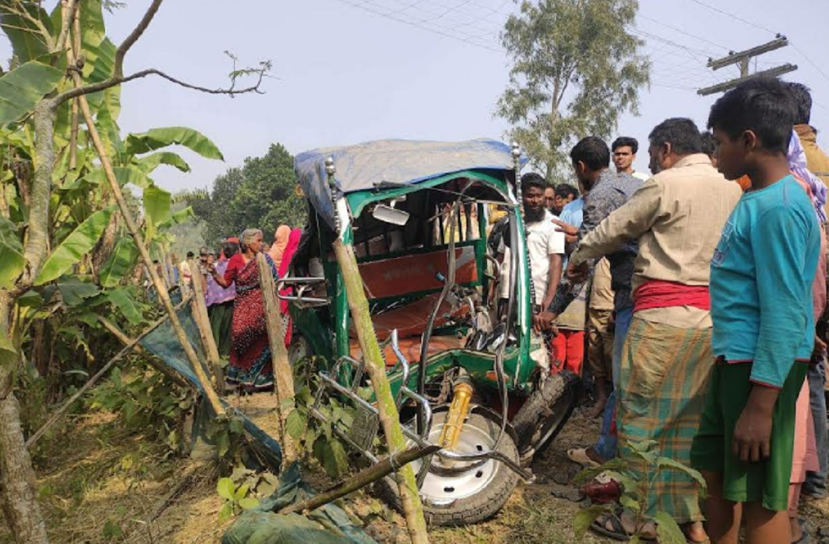 টাঙ্গাইলের ভূঞাপুরে ট্রেনের ধাক্কায় ৩ অটোরিকশা আরোহী নিহত