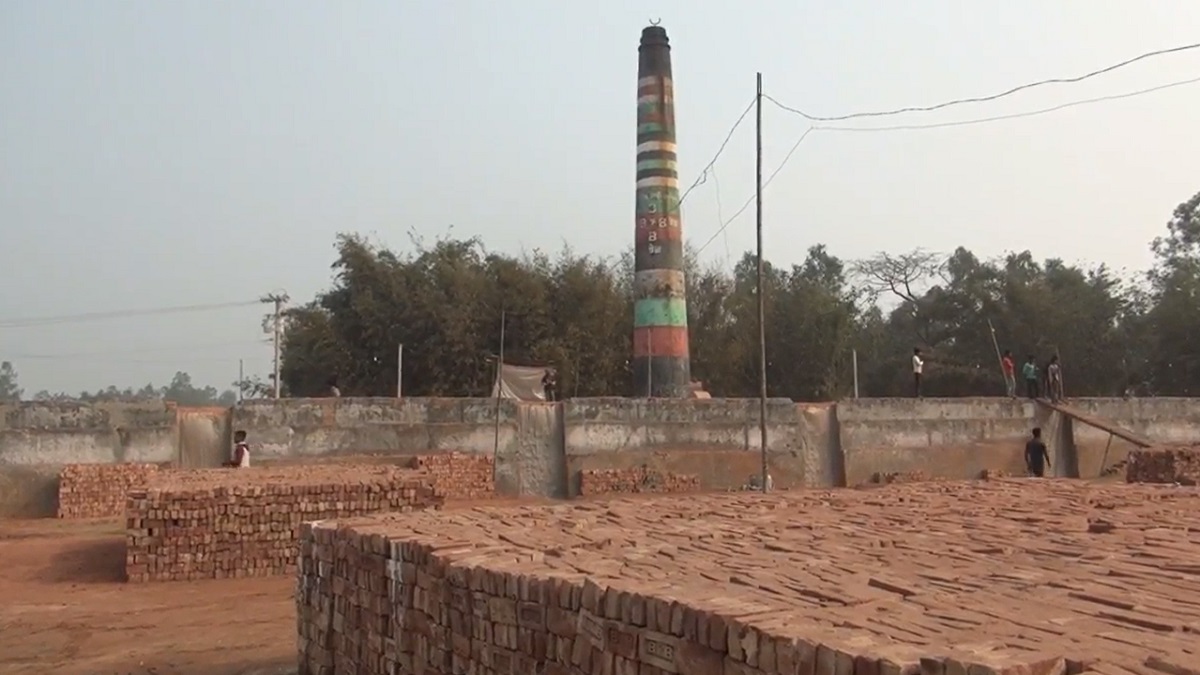 পঞ্চগড়ে দুই ইটভাটাকে সাড়ে ৫ লাখ টাকা জরিমানা