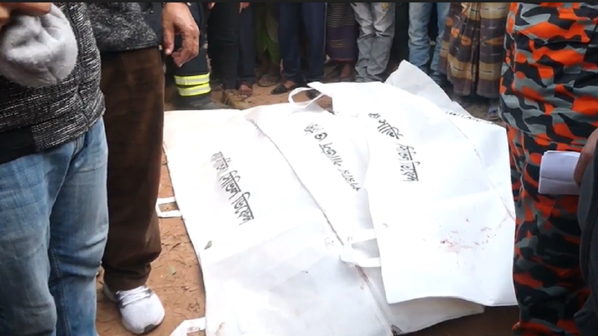 যশোরে ট্রাক চাপায় যবিপ্রবি ছাত্রীসহ নিহত ৩