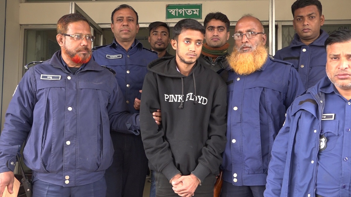 নাটোরে স্কুলছাত্রীকে ধর্ষণচেষ্টার অভিযোগে আইটি সেন্টারের মালিক কারাগারে