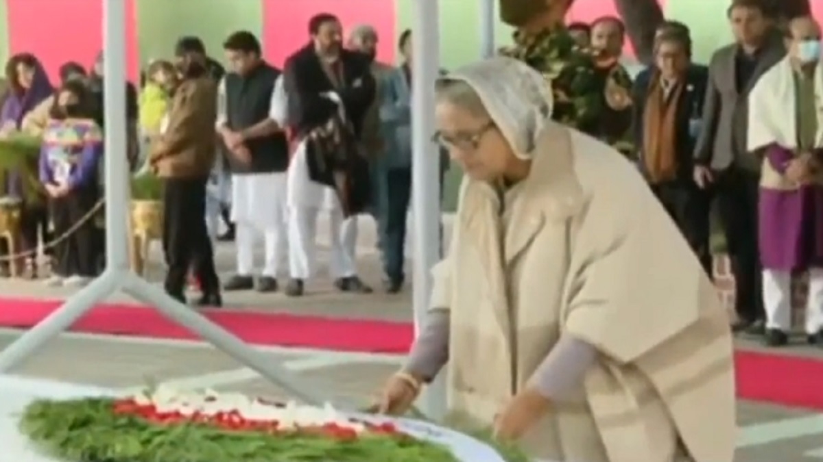 টুঙ্গিপাড়ায় পৌঁছেছেন প্রধানমন্ত্রী