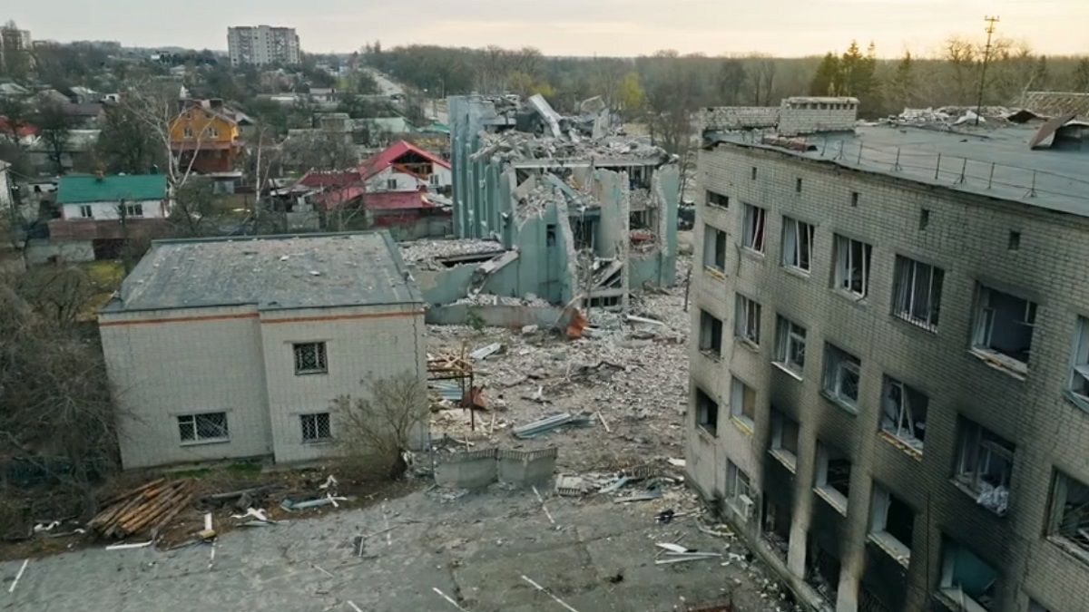 রুশ হামলা থেকে বাঁচতে প্রাইভেট বাঙ্কারের চাহিদা বাড়ছে ইউক্রেনে