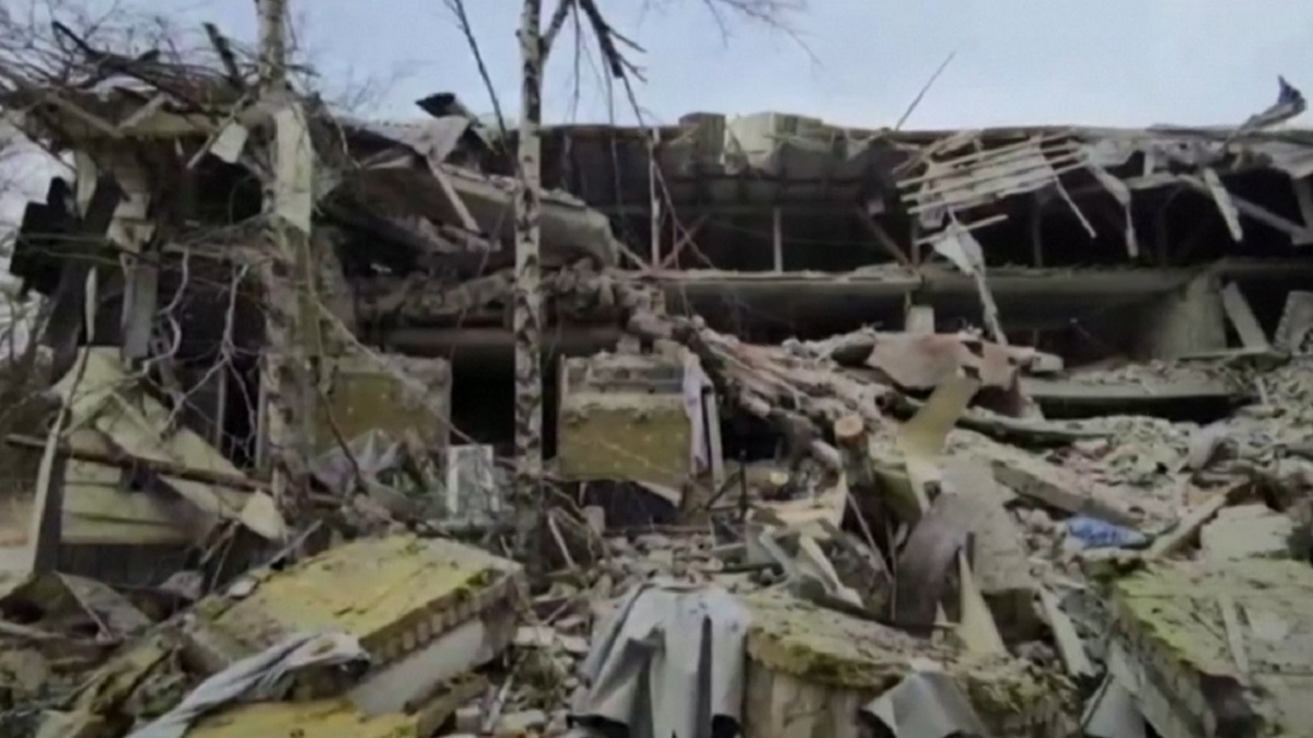 রুশ নিয়ন্ত্রিত হাসপাতালে ইউক্রেনের হামলায় নিহত ১৪, আহত ২৪