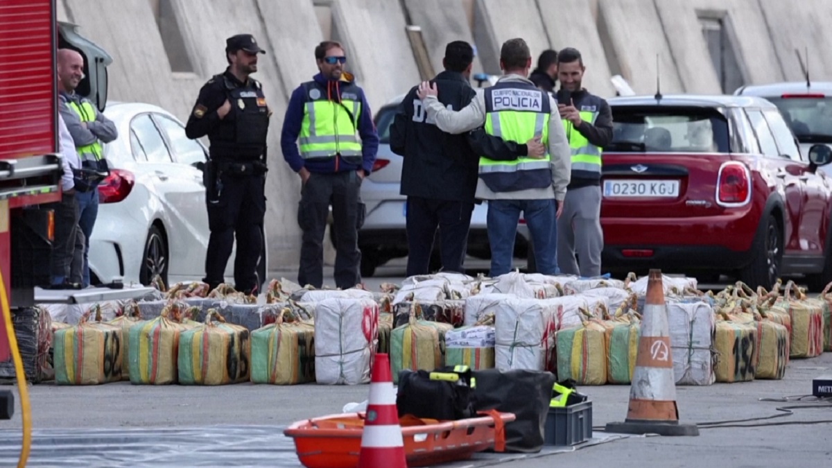 স্পেনে ৫ টন কোকেনের চালান জব্দ