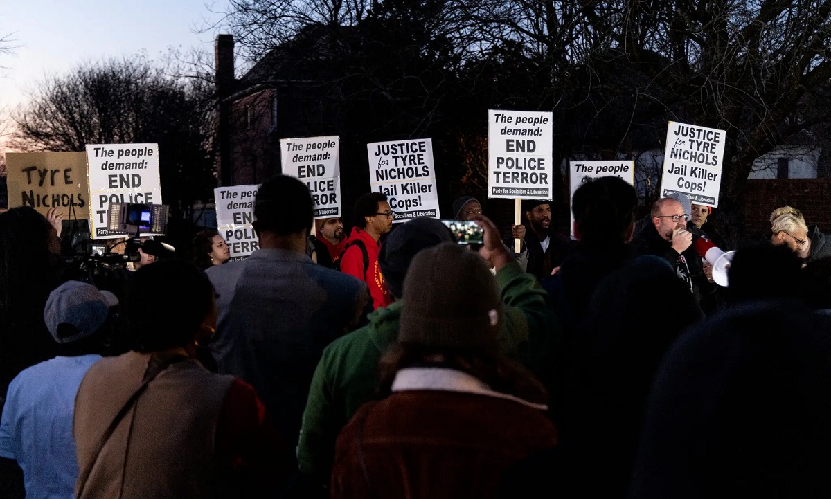 কৃষ্ণাঙ্গ হত্যা: পুলিশ সংস্কারের জোর দাবি যুক্তরাষ্ট্রে, বিক্ষোভ-প্রতিবাদ অব্যাহত
