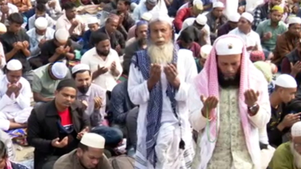 শেষ হলো ইজতেমা, আখেরি মোনাজাতে লাখো মুসল্লির আকুতি