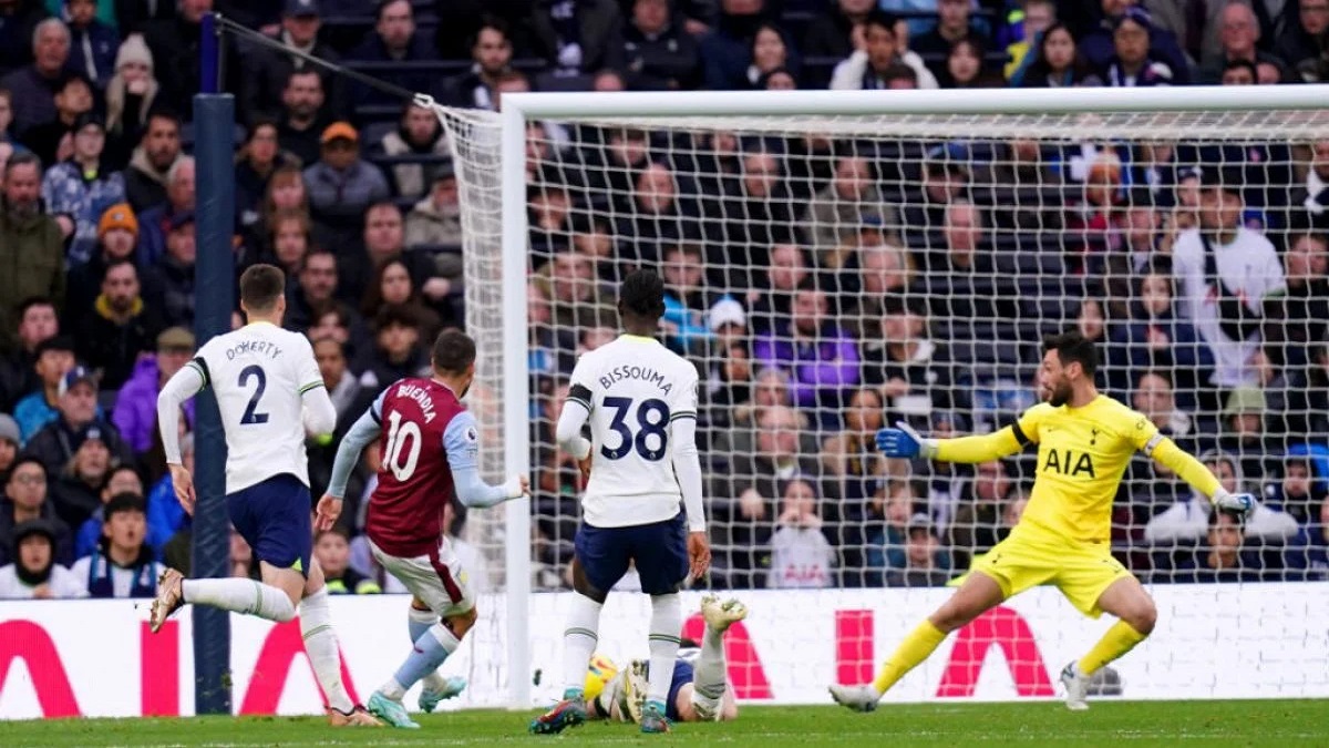 টটেনহ্যামের হারের দিনে পয়েন্ট হারালো চেলসি