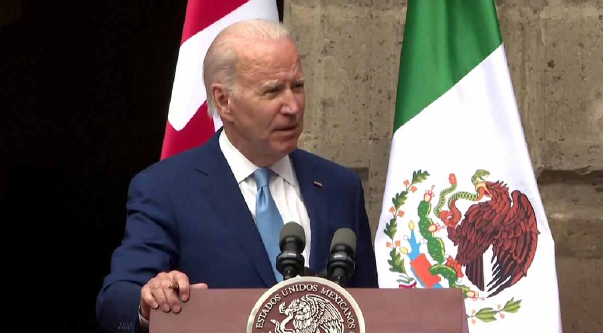 বাইডেনের সাবেক কার্যালয় থেকে সরকারি গোপন নথি উদ্ধারের ঘটনায় বিতর্ক