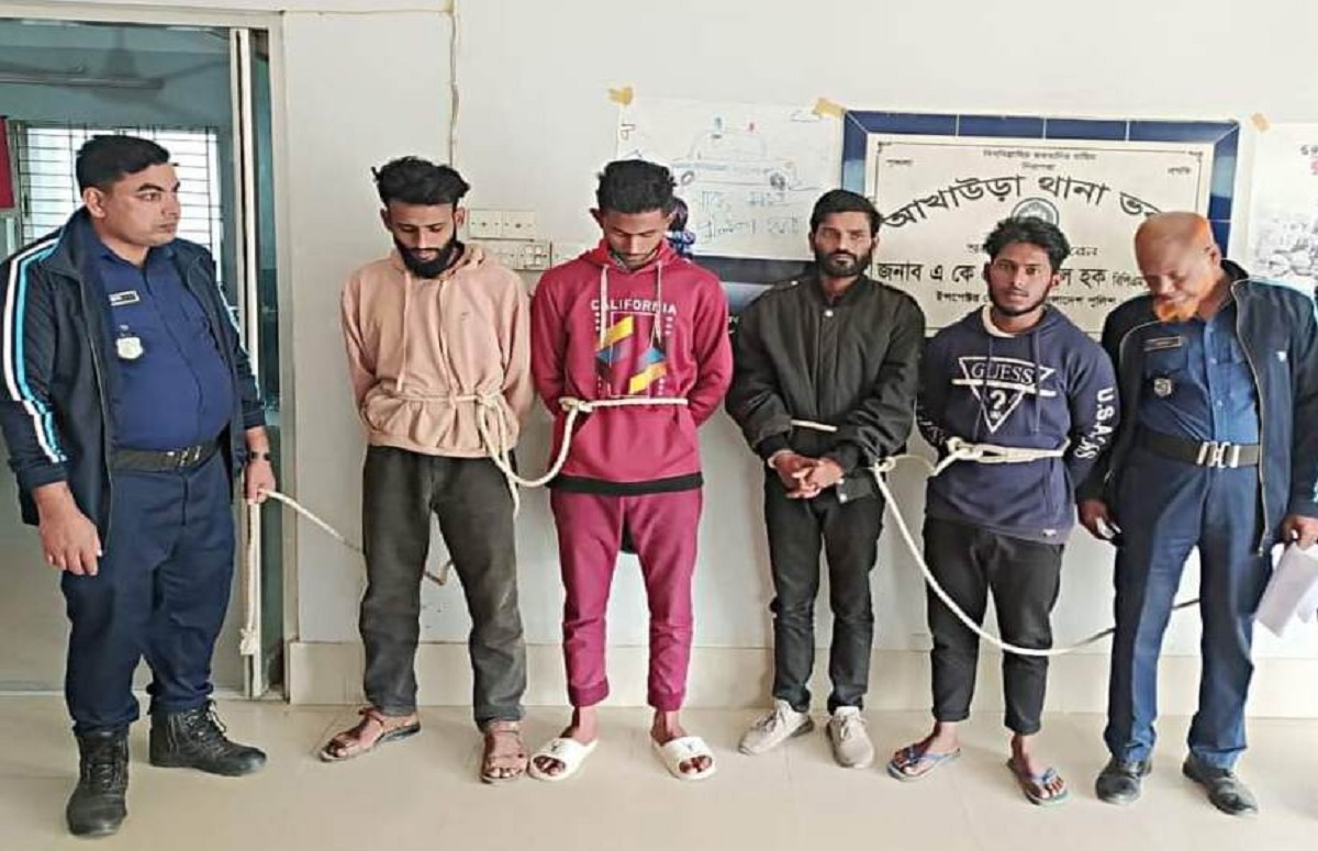 আখাউড়ায় অটোরিকশা চোর চক্রের ৪ সদস্য আটক
