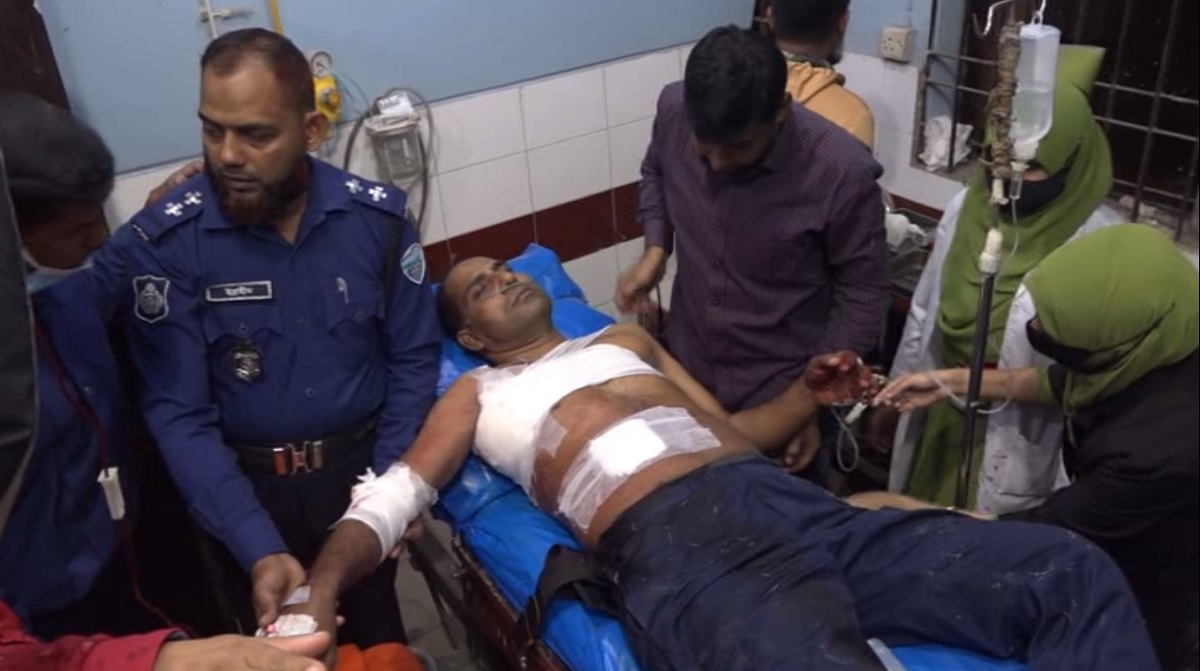 ব্রাহ্মণবাড়িয়ায় মানসিক প্রতিবন্ধীর ছুরিকাঘাতে এসআই আহত