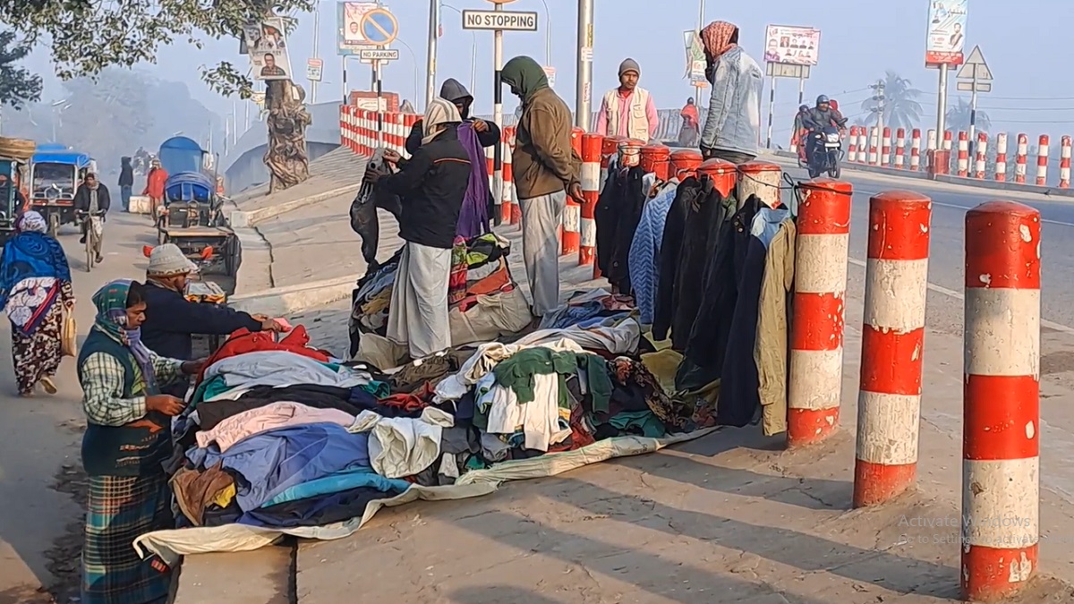 চুয়াডাঙ্গায় তাপমাত্রা কমে ৭.৮ ডিগ্রি, ভোগান্তিতে নিম্ন আয়ের মানুষ