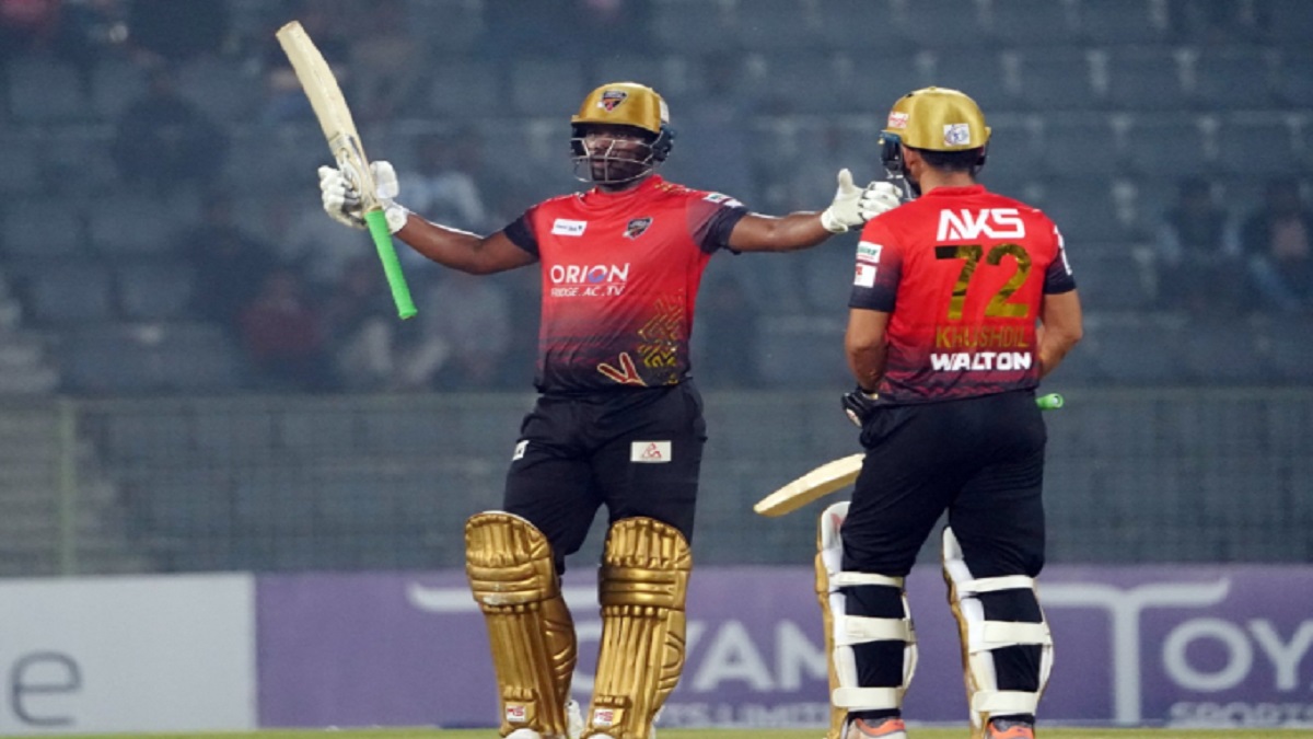 খুলনা টাইগার্সের পাহাড়সম টার্গেটকে পাত্তায় দিলো না কুমিল্লা