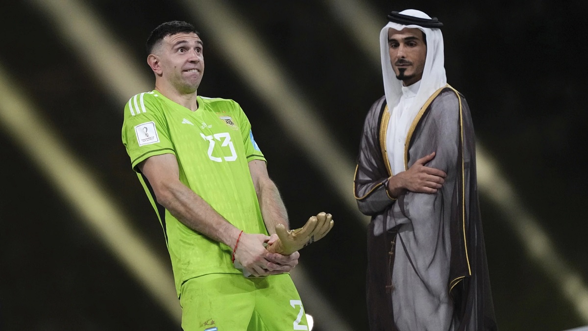 ফিফার শাস্তির মুখে আর্জেন্টাইন গোলরক্ষক মার্টিনেজ!