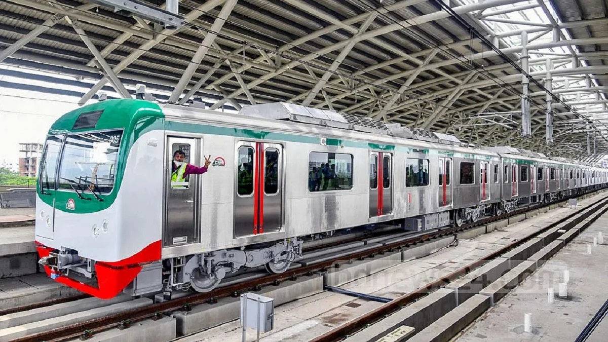 মেট্রোর বাকি দুই দরজা খুলছে কাল, বাড়ছে চলাচলের সময়