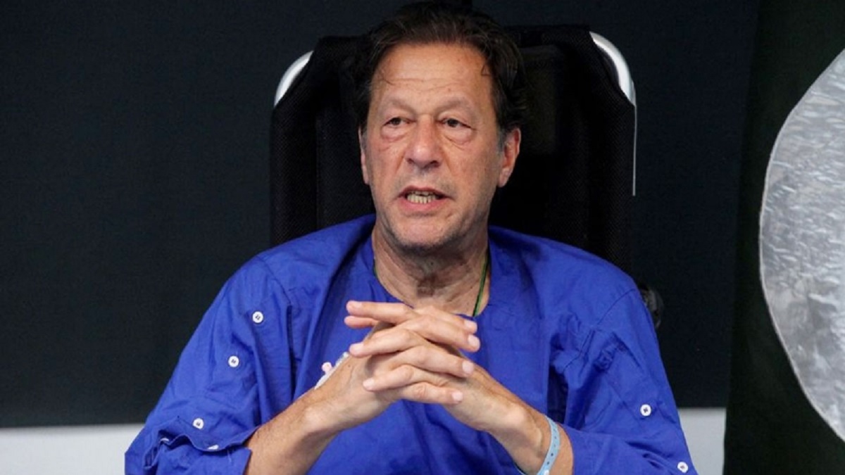 পাকিস্তানের উপনির্বাচনে একাই ৩৩টি আসনে লড়বেন ইমরান খান