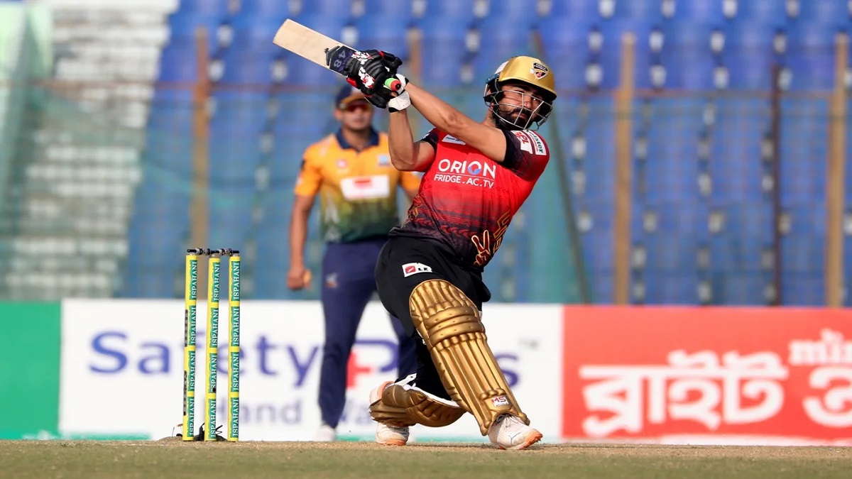 খুশদিলের ঝড়ে টানা তৃতীয় জয় কুমিল্লার