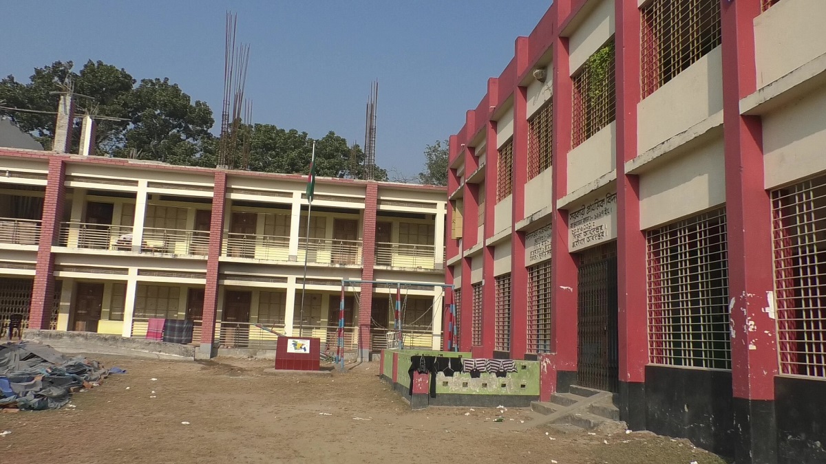 স্কুল বন্ধ রেখে প্রতিমন্ত্রীর ছেলের বৌভাতে যাওয়ার অভিযোগ ৩ উপজেলার শিক্ষকদের বিরুদ্ধে