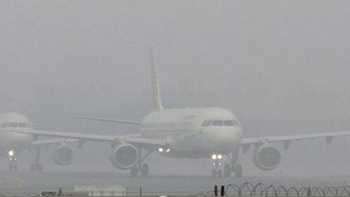 ঘন কুয়াশায় টানা চতুর্থ দিনের মতো বিমান ওঠা-নামা বিঘ্নিত
