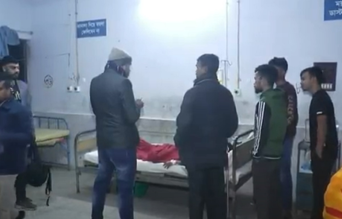 ৫ টাকার বিস্কুট না বলে খাওয়ায় শিশুকে মধ্যযুগীয় কায়দায় নির্যাতন