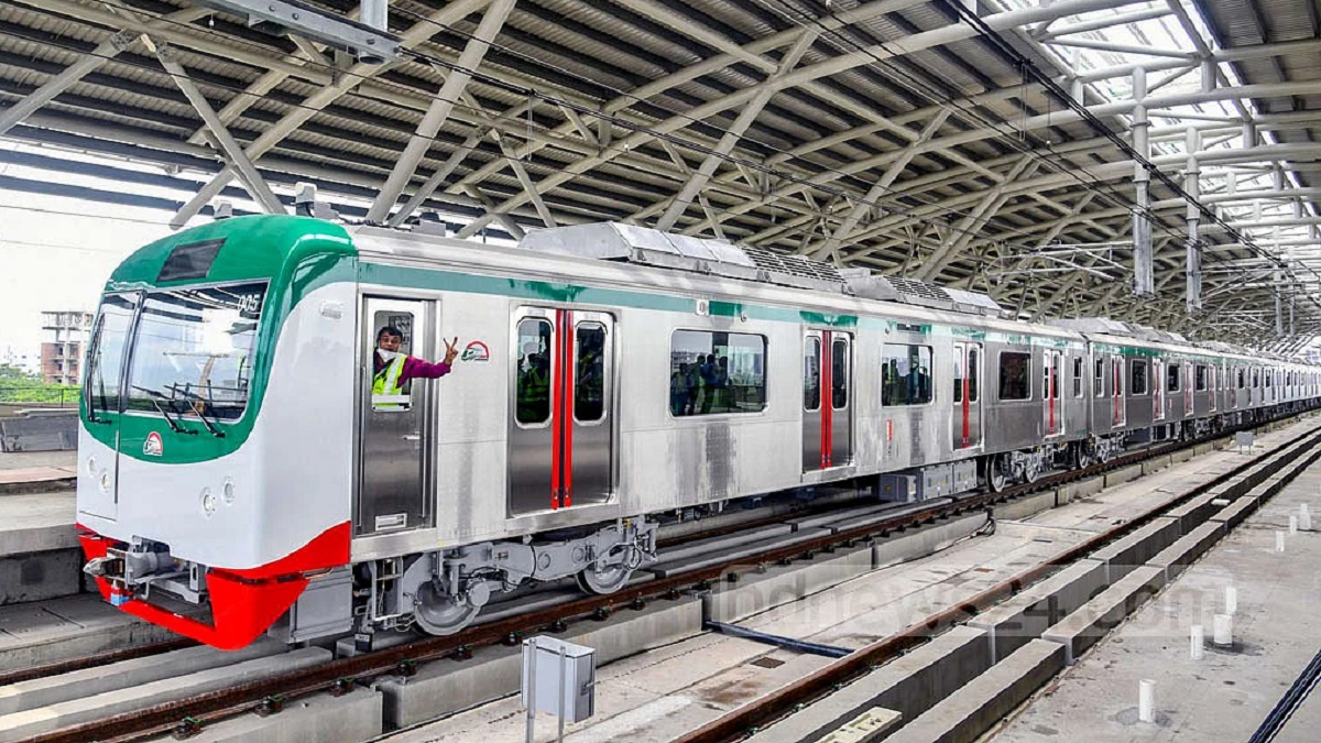 মেট্রোরেলের ‘উত্তরা সেন্টার’ স্টেশনে যাত্রী পরিবহন শুরু