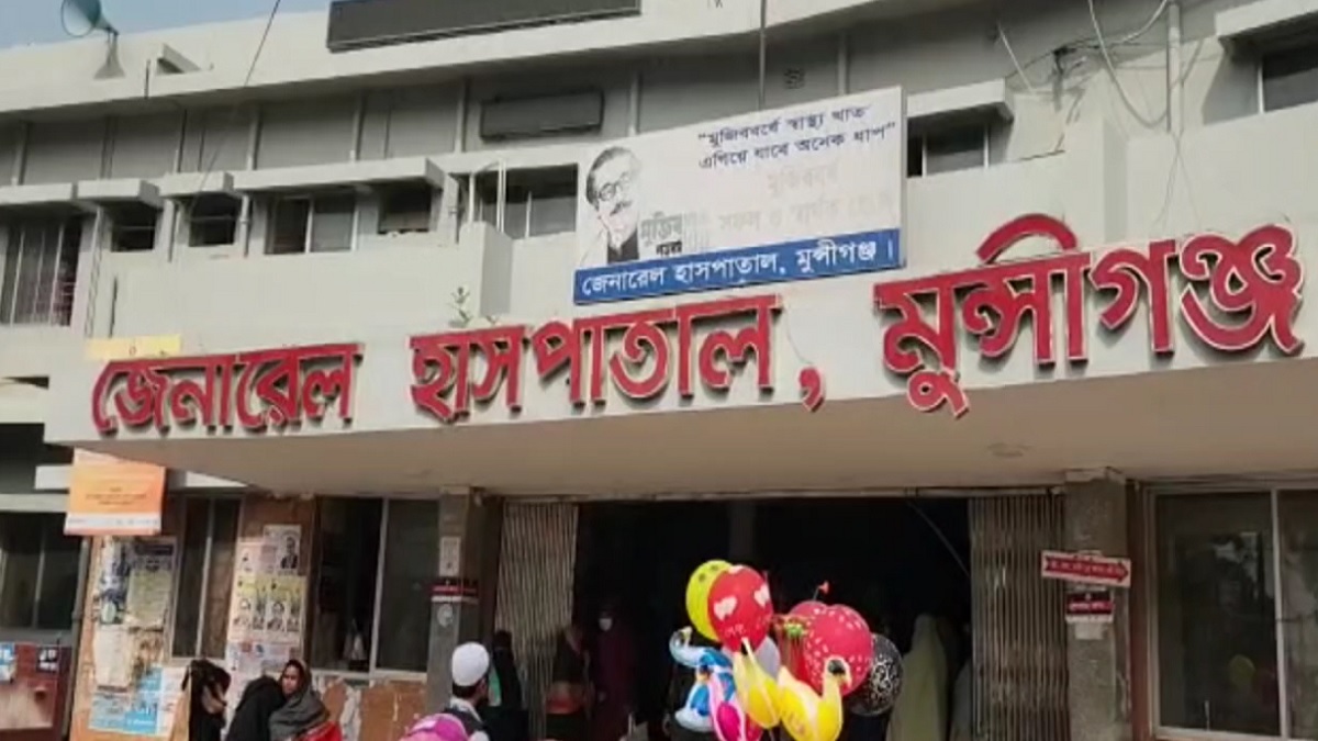 পরকীয়ার অপবাদ দিয়ে স্ত্রীকে কুপিয়ে জখম