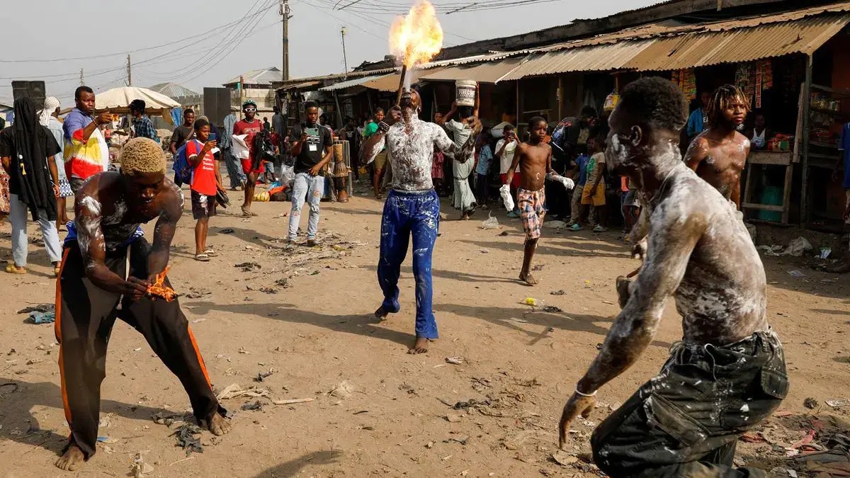বিশৃঙ্খলা ও নৈরাজ্য রোধে নাইজেরিয়ায় তরুণদের ব্যতিক্রমী উদ্যোগ