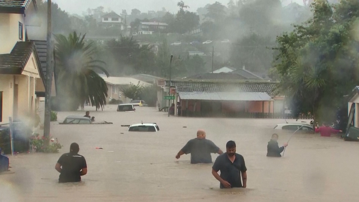 ওকল্যান্ডে বন্যায় ৩ জনের মৃত্যু, জরুরি অবস্থা জারি