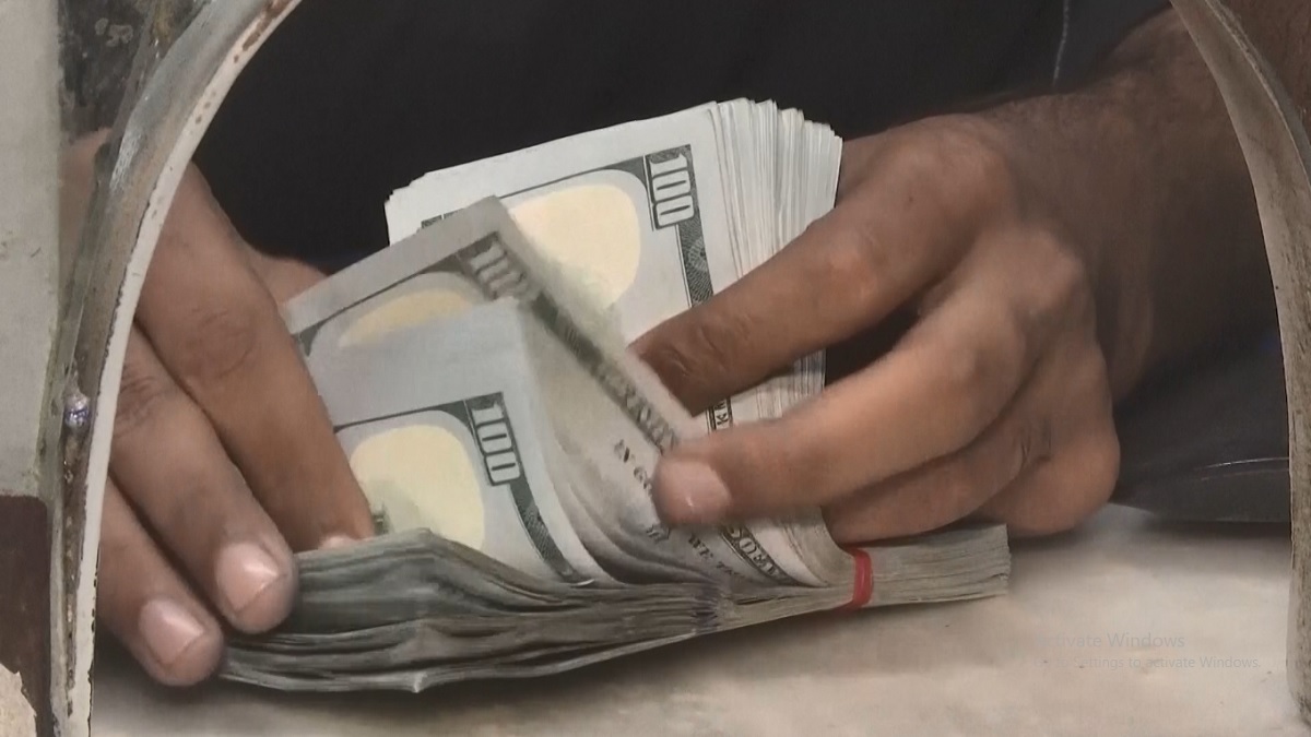 আইএমএফ’র সাথে সমঝোতার পরও পাকিস্তানি রুপির রেকর্ড দরপতন