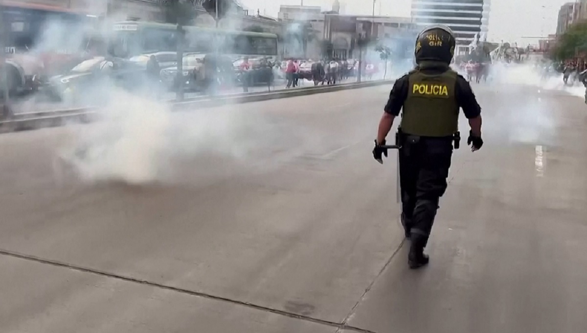 পেরুতে সরকার বিরোধী বিক্ষোভে ব্যাপক সহিংসতা