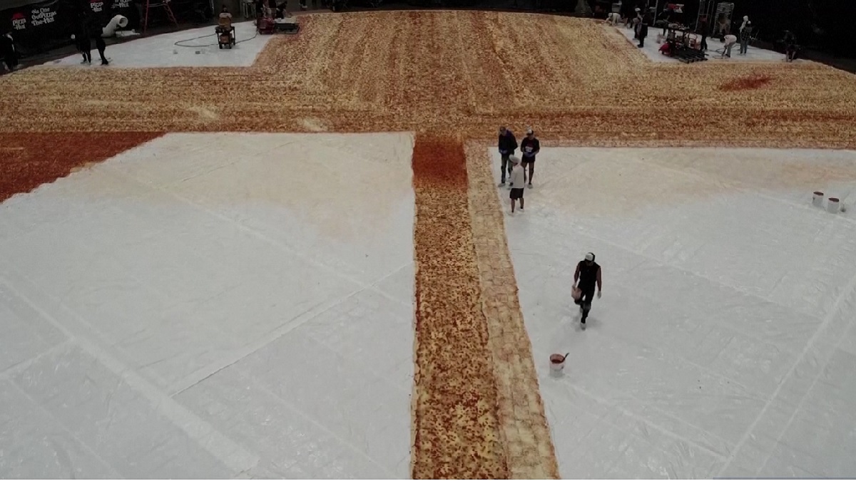 বিশ্বের সবচেয়ে বড় পিৎজা তৈরির প্রস্তুতি চলছে যুক্তরাষ্ট্রে