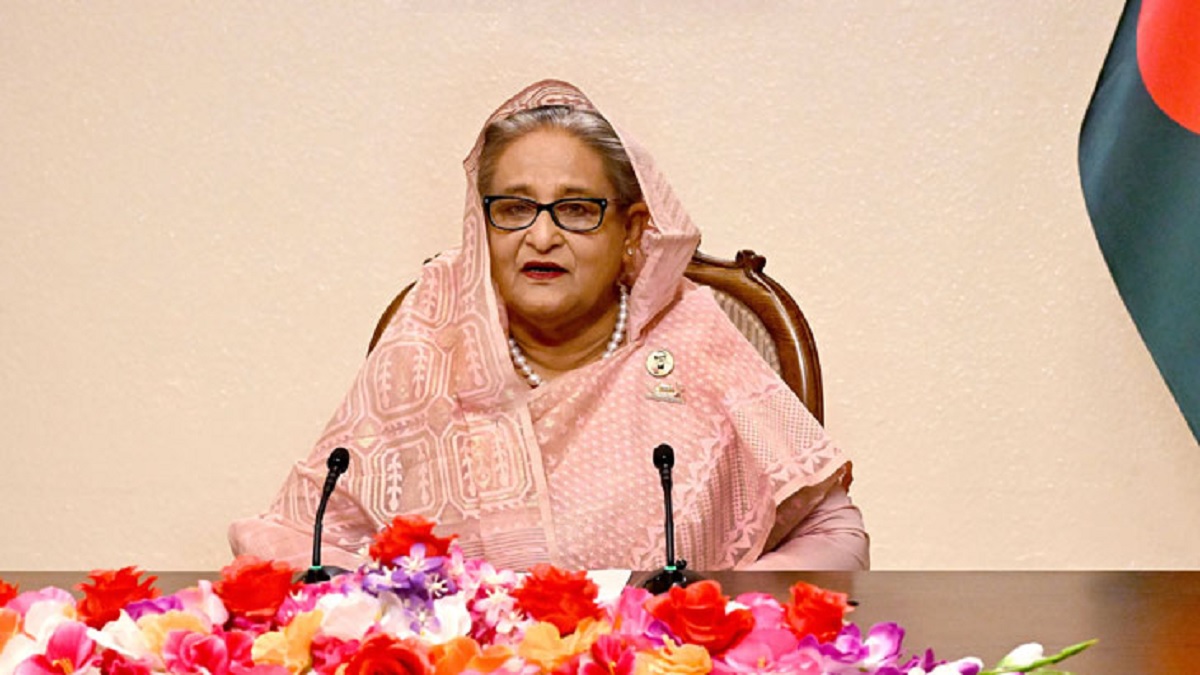 পেছনের দরজা দিয়ে ক্ষমতায় আসার ষড়যন্ত্র হচ্ছে, সতর্ক থাকার আহ্বান প্রধানমন্ত্রীর