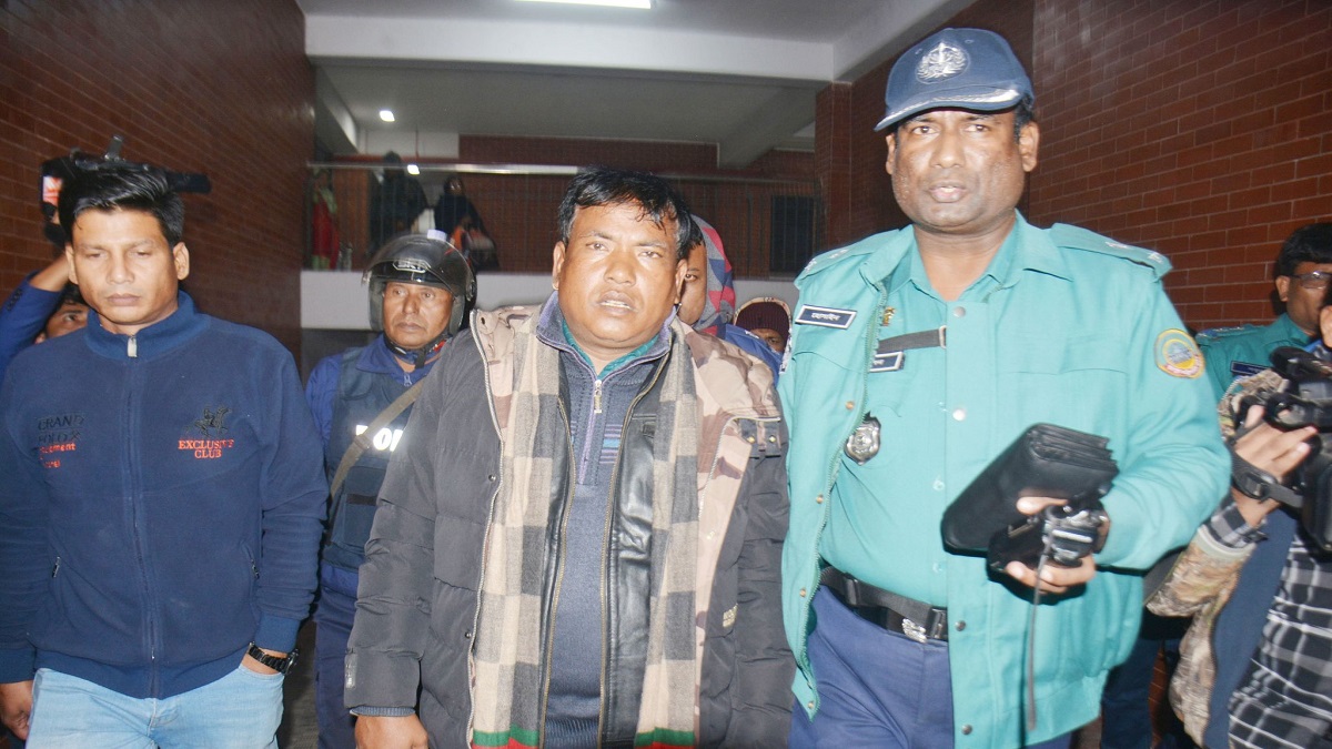 রংপুরে বিজিবির গাড়িতে অগ্নিসংযোগের মামলায় কাউন্সিলর হারাধনের একদিনের রিমান্ড