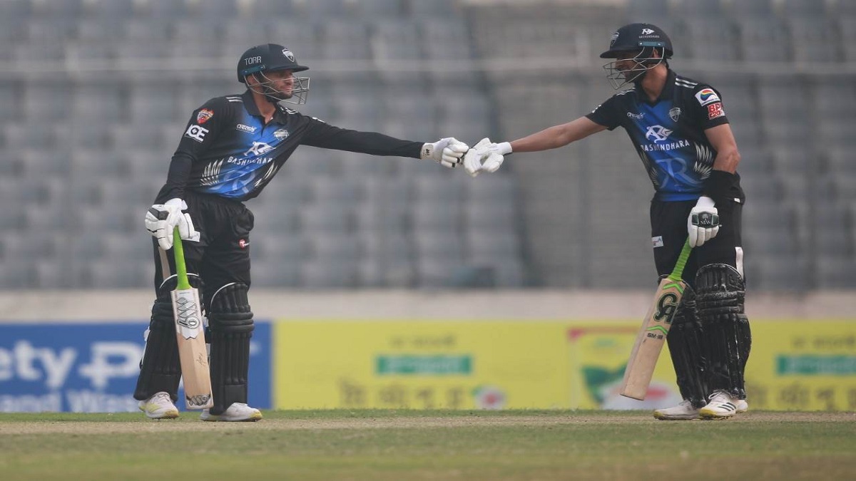 মালিকের ঝড়ে বড় সংগ্রহ পেলো রংপুর