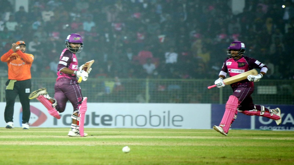 খুলনাকে হারিয়ে প্রথম দল হিসেবে প্লে অফে কোয়ালিফাই করলো সিলেট