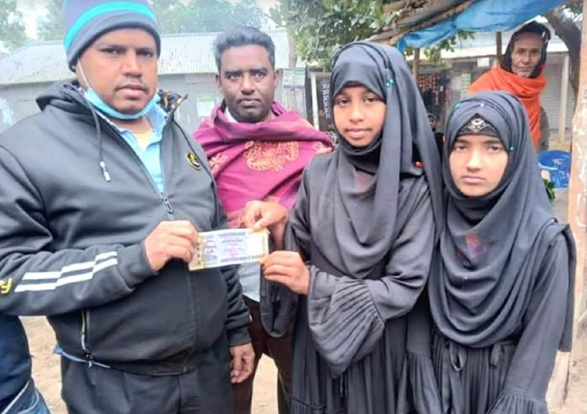 কুড়িয়ে পাওয়া লাখ টাকা ফেরত দিলেন মাদরাসা শিক্ষার্থী