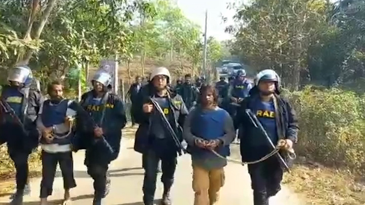 রোহিঙ্গা ক্যাম্পে অভিযানে ‘জামাতুল আনসার’ এর সামরিক প্রধানসহ ২ জন গ্রেফতার