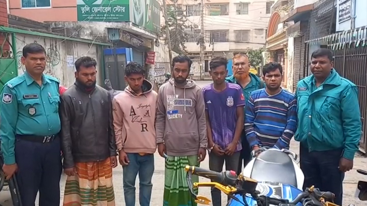 মোটরসাইকেল চোর চক্রের প্রধানসহ ৫ জন গ্রেফতার