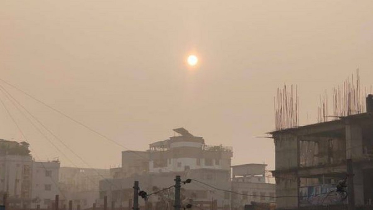 শীতের তীব্রতা কমেছে রাজধানীতে, দেখা মিললো সূর্যের