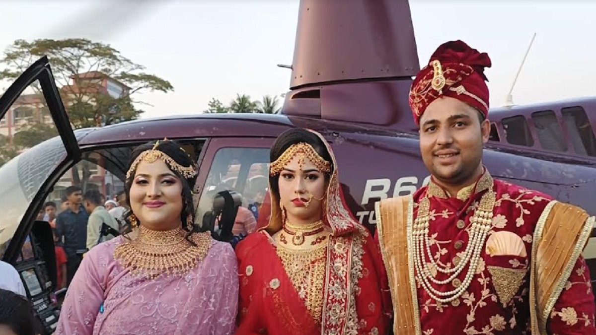 ছেলের বিয়েতে হেলিকপ্টারের স্বপ্নপূরণ করলেন প্রবাসী বাবা