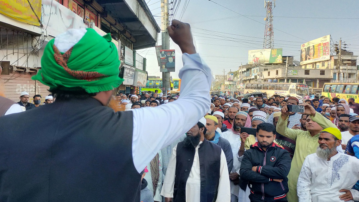 পবিত্র কোরআন পোড়ানোর প্রতিবাদে ঝিনাইদহে বিক্ষোভ