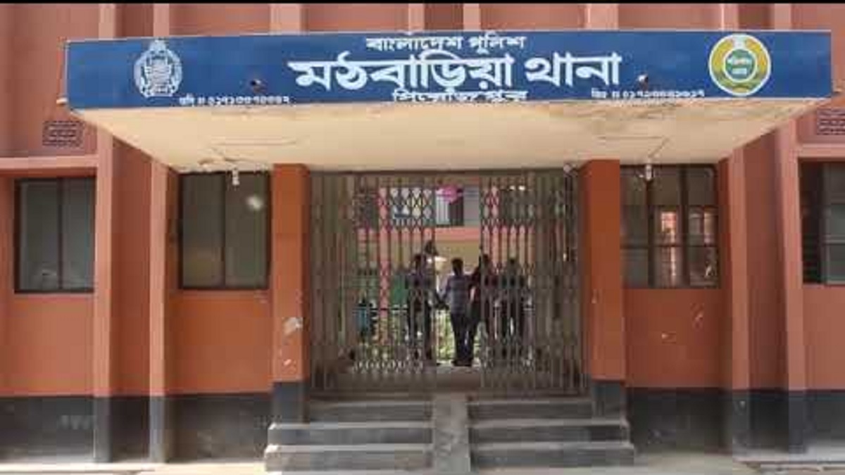 পিরোজপুরে ব্যবসায়ীকে কুপিয়ে হত্যা, আটক ৪