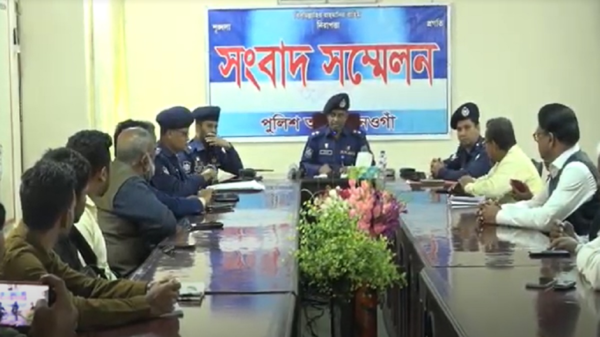 নওগাঁয় আন্তঃজেলা ডাকাত দলের ৭ সদস্য গ্রেফতার, প্রায় ৭০ লাখ টাকার মালামাল উদ্ধার